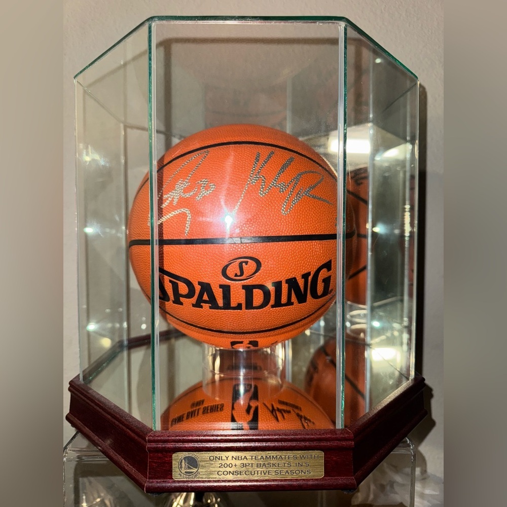 Golden State Stephen Curry & Klay Thompson Signed Basketball 2/30 made case/coa